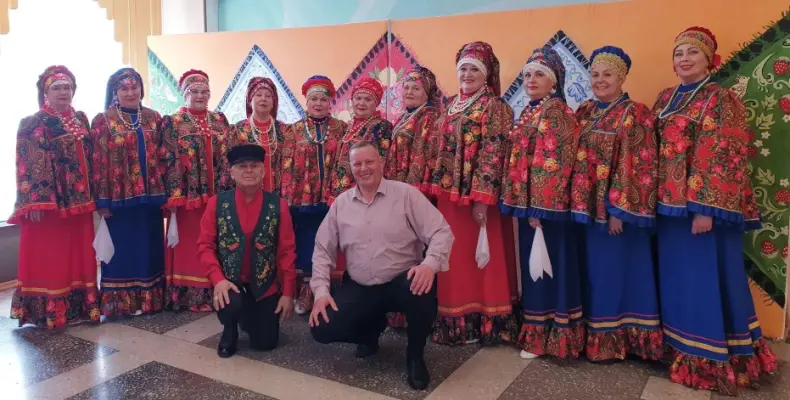 Приглашаем любителей народной песни в хоровой коллектив  "РЯБИНУШКА". 